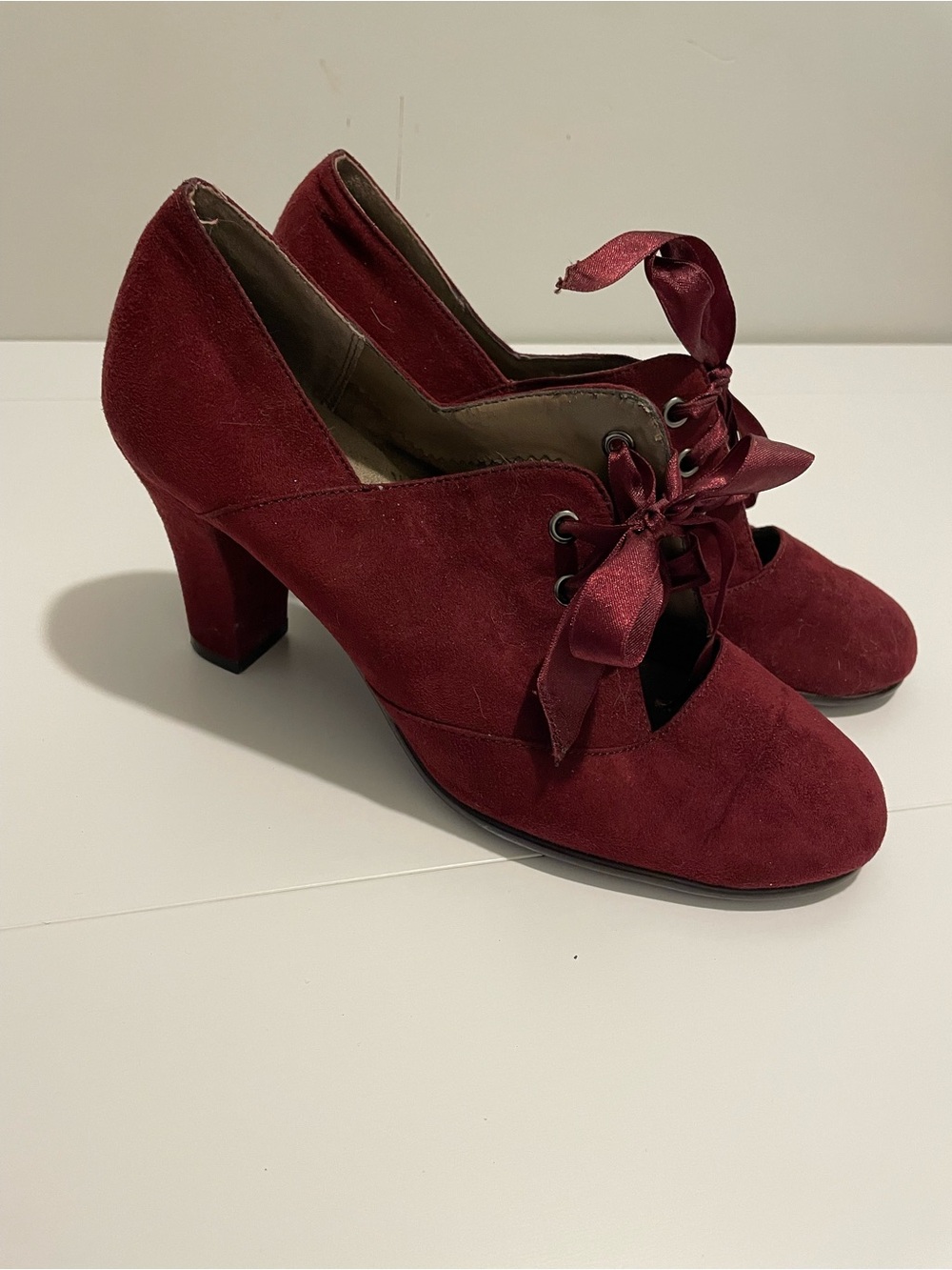 Aerosoles Brand Women's size 7 Burgundy Ribbon Lace Up Block Heel Pumps "Suede"